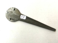 (n°28) OUTIL ANCIEN, BAILLE