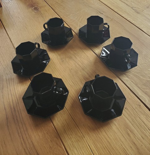 Lot tasses et soucoupes - et,