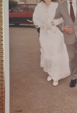 Superbe Robe de mariée Avec châle et ceinture vintage authentique NÉGOCIABLE 