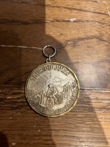Médaille tour jura - tour, du