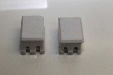 Deux doubles fusibles ancien en porcelaine