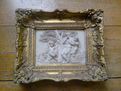 Ancien tableau bas - -relief, en