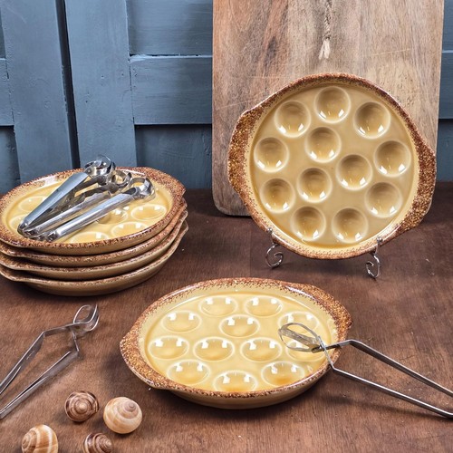 Lot assiettes à - 6,
