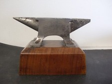 Ancienne Petite Enclume De Bijoutier , Travail De Maîtrise ?