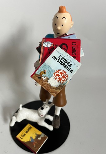 Herge figurine tintin tenant - herge,