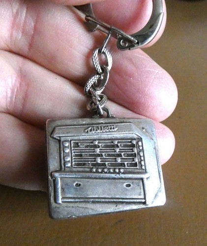 Ancien rare porte cle - , métal