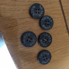 LOT DE 5 BOUTONS COLLECTION