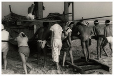 Japon, Plage de Katakai, halage des bateaux de pêche Photo prise par Henri Lesto