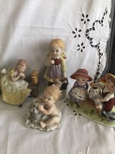 Lot De 7 Sujets En Porcelaine