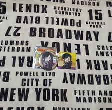 Ensemble d'insignes de canette