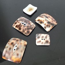 5 BOUTONS Anciens en