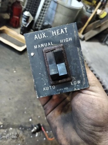 Kenworth aux interrupteur - kenworth, aux.