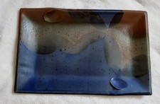 Plat rectangulaire terre cuite signé