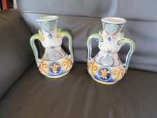 2 vases en faïence décor de