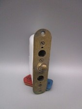 Ancien gros interrupteur a encastrer en porcelaine et laiton