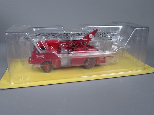 D202 ixo réf 5 - 1/43, pompier