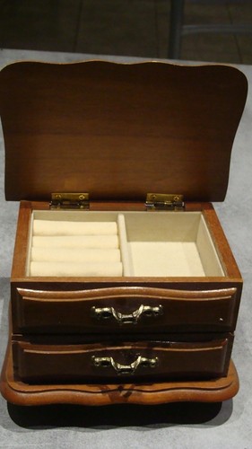 Petite commode bijoux - à, en