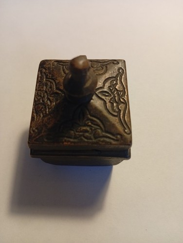Ancienne petite boite - boite, sceau