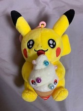 Mascotte souple Pikachu avec
