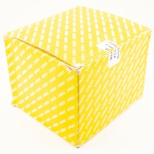 Huit étuis vides pour filtres