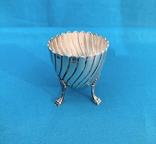 Coquetier tripode en ARGENT Massif poinçonné MINERVE oeuf poule table service