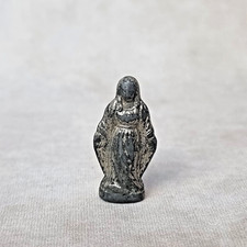Très Petite Vierge en Métal Etain ? – Objet Religieux Patiné