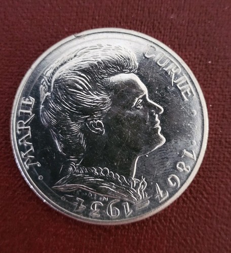 Une piece 100 francs marie - une,