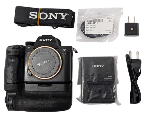 Sony alpha a7r iii - sony,
