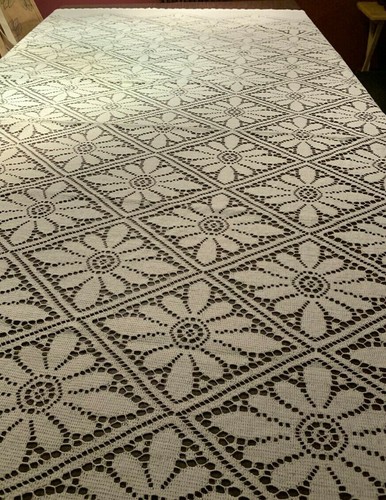 Vintage ecru crochet bedspread - ecru,