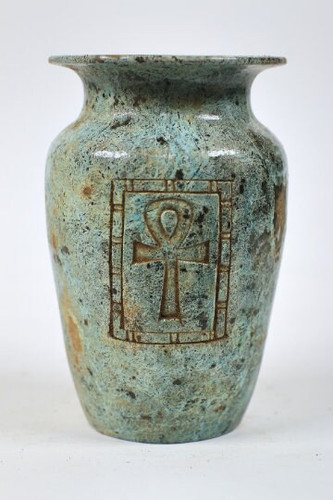 Séduisant vase égyptien
