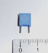 3 x Condensateur MKT 370 - 220nF 63V 10% - 3,5 x 8 x 7,2mm - Pas : 5mm - PHILIPS