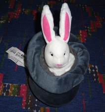 GB3/ DOUDOU PELUCHE MUSICAL IKEA LAPIN BLANC ROSE CHAPEAU GRIS LEKA CIRCUS TTBE