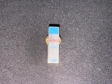 (V9) PINS BADGE ENAMEL VINTAGE BOUTEILLE BRUMISATEUR EAU MINÉRALE VITTEL