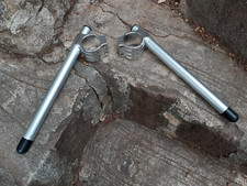 Paire guidon bracelet aluminium diamètre 43 m / Suzuki GSXR 1100 / café racer