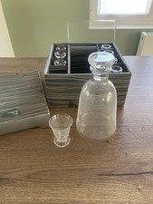 Ancien service de verre à