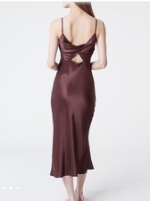 Robe midi fluide satinée