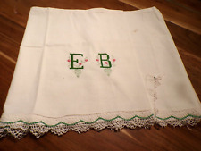 Linge ancien Dessus de meuble coton  blanc monogramme EB  et dentelle