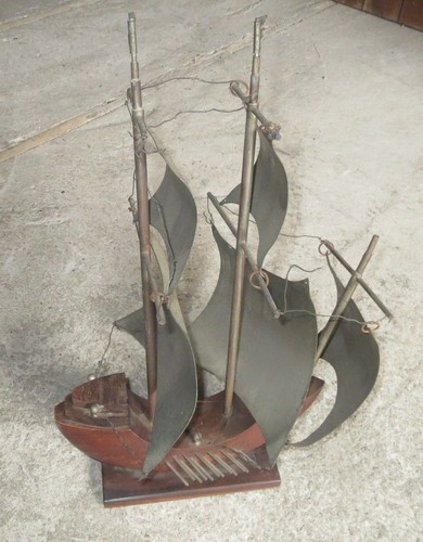 Ancienne maquette bateau trois