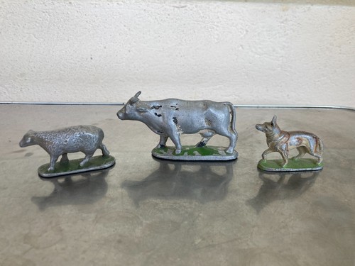Quiralu figures cow - quiralu, dog