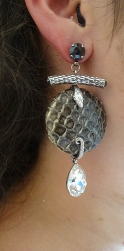 Boucles oreilles signées - boucles,