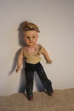 Ancienne petite poupée