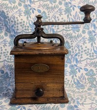 Moulin à Café Estampillé