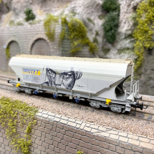 Wagon trémie céréalier - wagon-trémie,