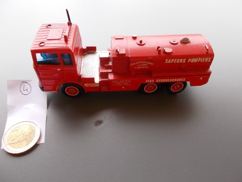 Firefighter car reduced - firefighter, car.reduced