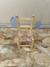 Ancienne petite chaise pour