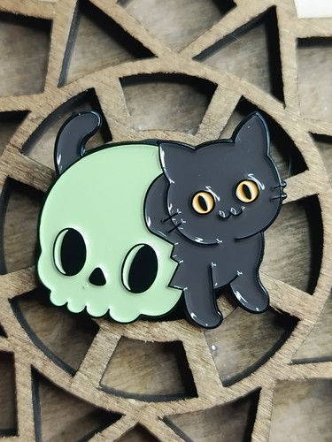 Pin chat noir crâne - chat,