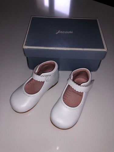 Paire chaussures petite - paire,