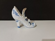 Ancienne chaussure en porcelaine à décor de fleur - XXe