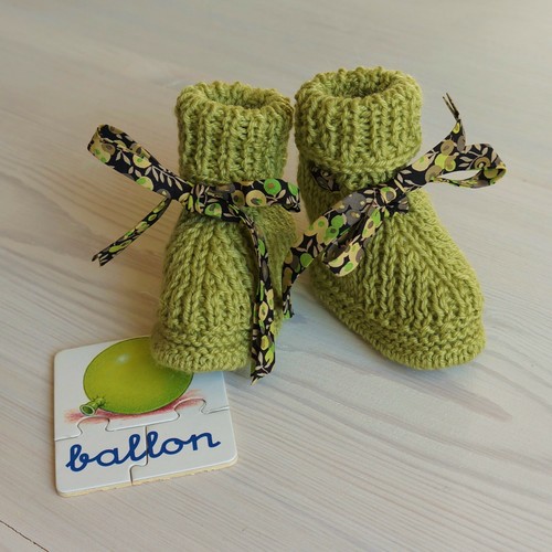 Neuf chaussons bébé 0 - neuf,