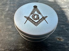 boite en métal  avec symboles maçonniques  franc maçon